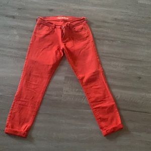 Taper leg jeans
